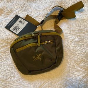 BRAND NEW- Arc'teryx MANTIS 1 WAISTPACK FANNY PACK